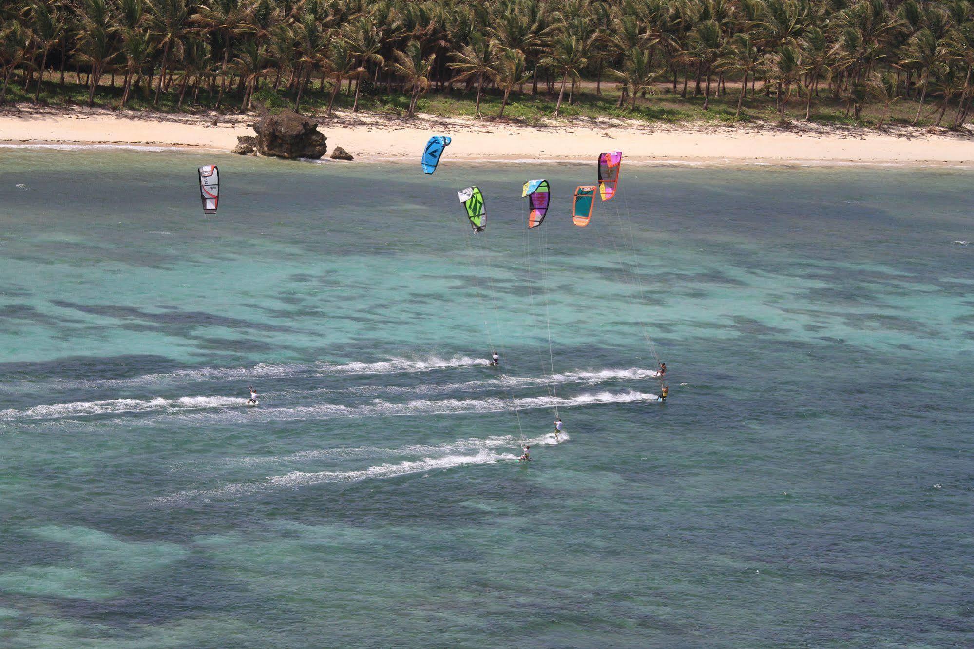 Mangoriders Beach Club Caticlan Esterno foto
